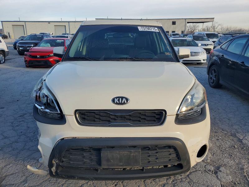 Photo 5 from auction – 2013 KIA SOUL with VIN KNDJT2A56D7539379