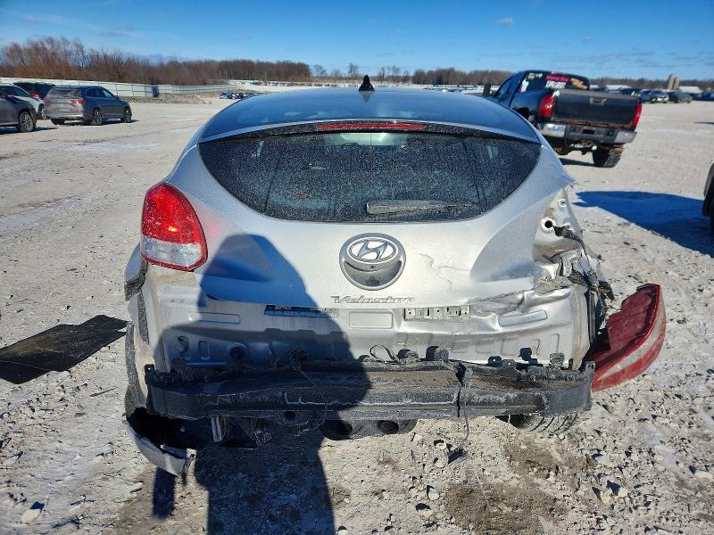 Photo 6 from auction – 2017 HYUNDAI VELOSTER with VIN KMHTC6ADXHU322931