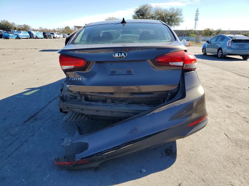 Photo 6 from auction – 2017 KIA FORTE LX with VIN 3KPFK4A70HE081415