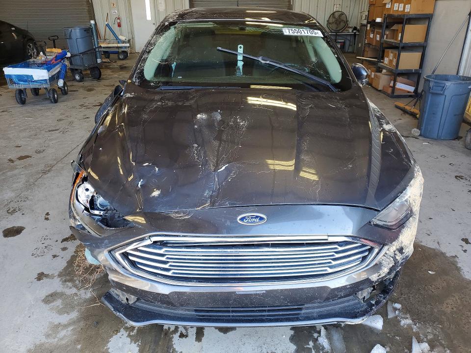Photo 5 from auction – 2017 FORD FUSION with VIN 3FA6P0H77HR382469
