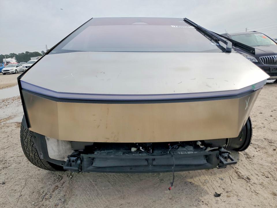 Photo 5 from auction – 2025 TESLA CYBERTRUCK with VIN 7G2CEHED7SA077245