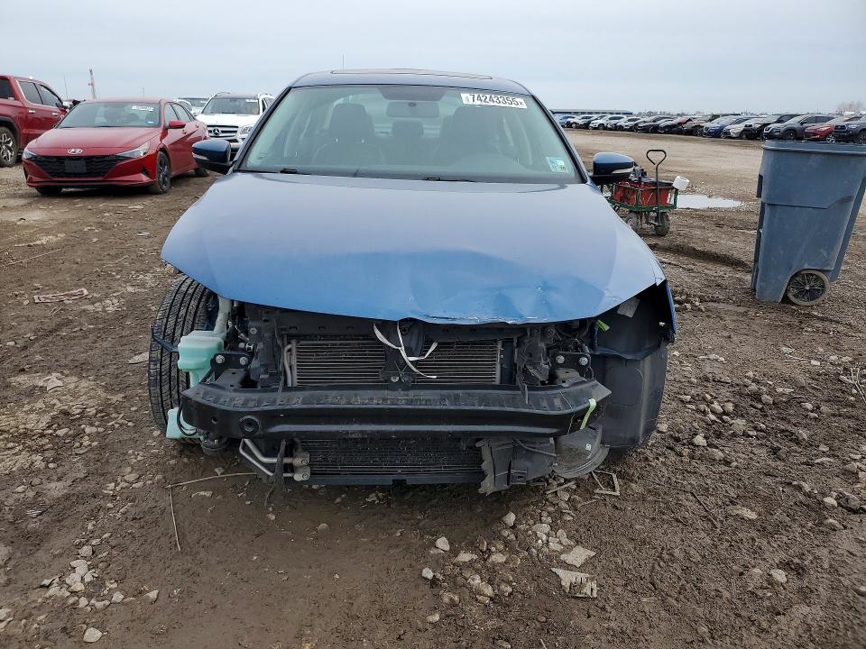 Photo 5 from auction – 2017 VOLKSWAGEN JETTA SE with VIN 3VWDB7AJ3HM289487