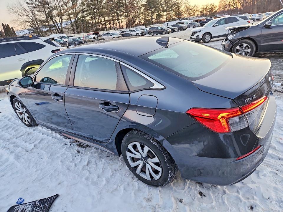 Photo 2 from auction – 2022 HONDA CIVIC with VIN 2HGFE2F2XNH526219