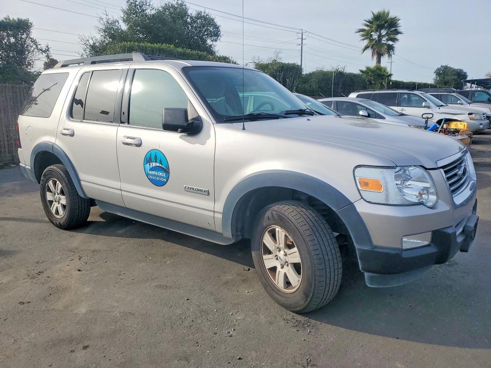 Photo 4 from auction – 2007 FORD EXPLORER X with VIN 1FMEU63EX7UB62270