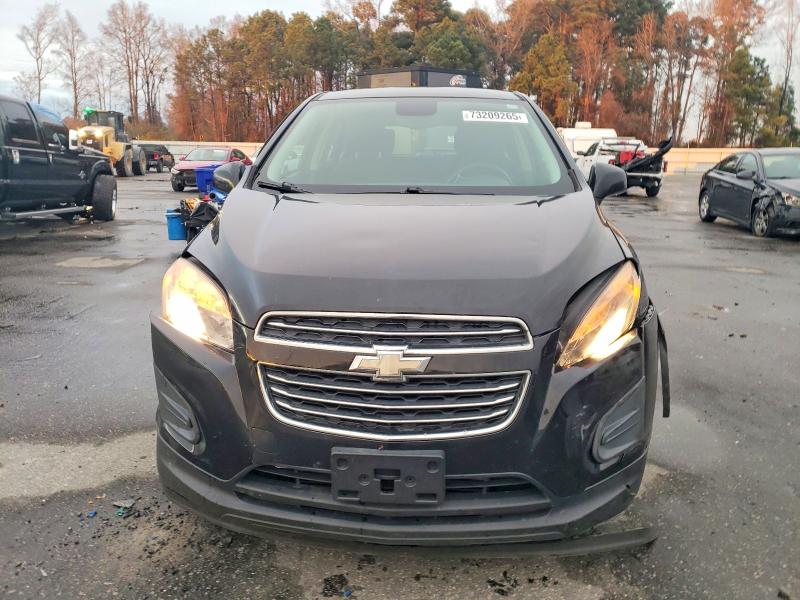Photo 5 from auction – 2016 CHEVROLET TRAX LS with VIN KL7CJKSB5GB709006