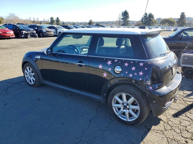 Photo 2 from auction – 2011 MINI COOPER with VIN WMWSV3C59BTY14763