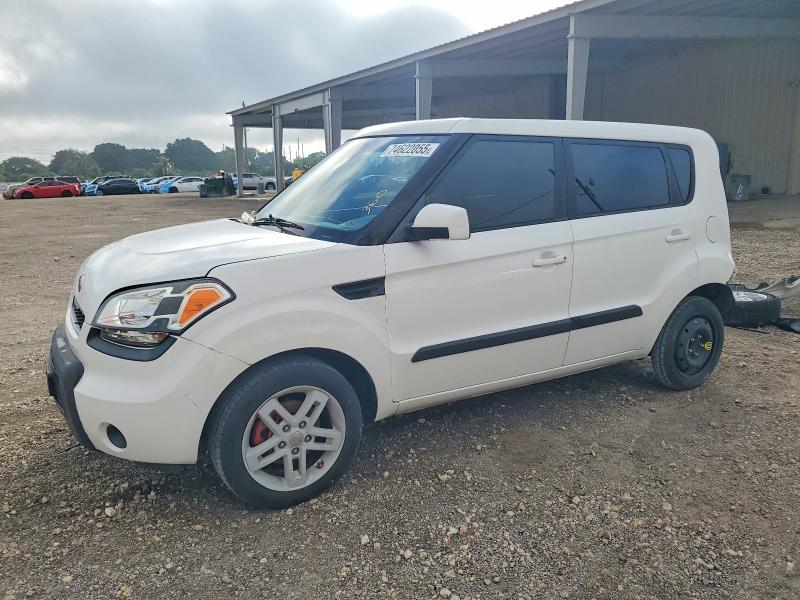 KIA SOUL + 2011 с VIN KNDJT2A26B7724390 - Снимка от търг