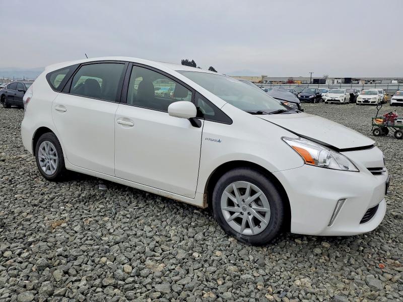 Photo 4 from auction – 2014 TOYOTA PRIUS V with VIN JTDZN3EU7E3290359