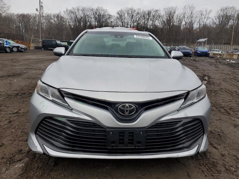 Photo 5 from auction – 2018 TOYOTA CAMRY L with VIN 4T1B11HK3JU015065