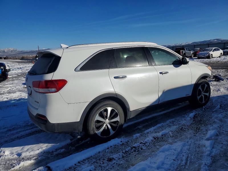Photo 3 from auction – 2016 KIA SORENTO EX with VIN 5XYPHDA12GG032359