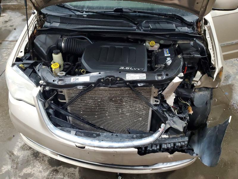 Photo 12 from auction – 2013 CHRYSLER TOWN & COU with VIN 2C4RC1BG2DR604224