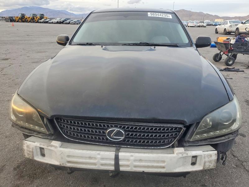 Photo 5 from auction – 2002 LEXUS IS 300 with VIN JTHBD192420056550