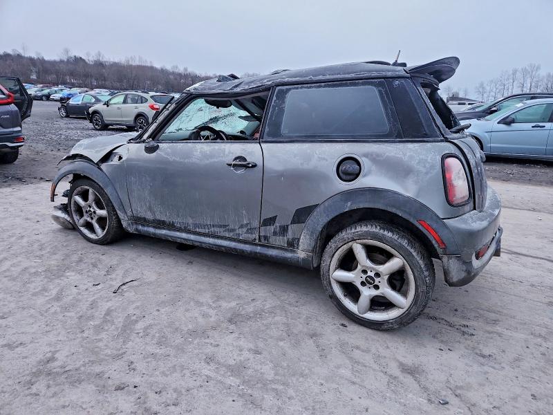 Photo 2 from auction – 2010 MINI COOPER S with VIN WMWMF7C5XATZ72475