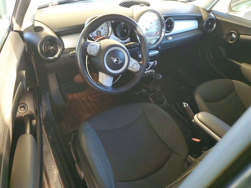 Photo 8 from auction – 2010 MINI COOPER with VIN WMWMF3C56ATZ21919