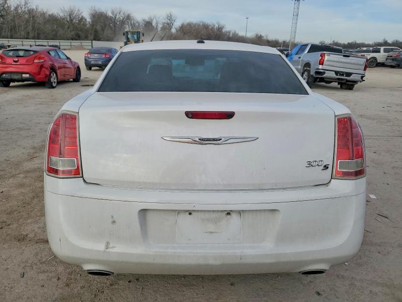 Photo 6 from auction – 2014 CHRYSLER 300 S with VIN 2C3CCABG3EH139003