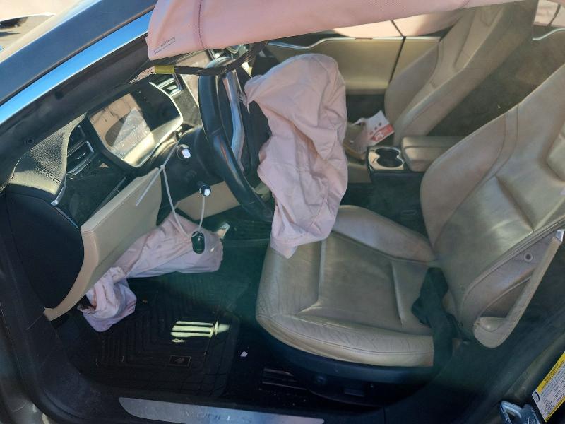 Photo 7 from auction – 2015 TESLA MODEL S with VIN 5YJSA1E13FF109690