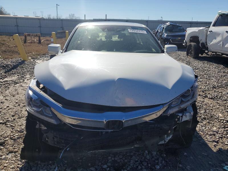 Photo 5 from auction – 2017 HONDA ACCORD with VIN JHMCR6F56HC031030