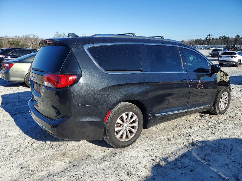 Photo 3 from auction – 2019 CHRYSLER PACIFICA T with VIN 2C4RC1BG2KR650181