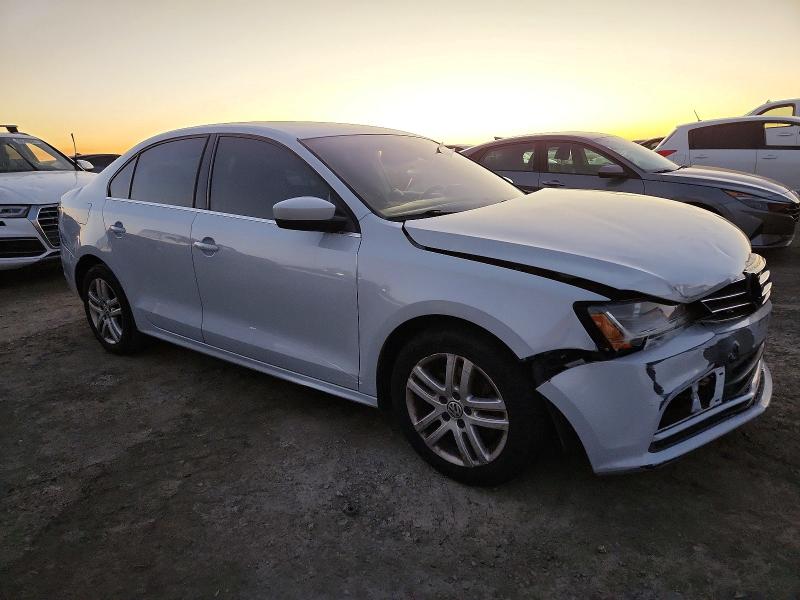 Photo 4 from auction – 2017 VOLKSWAGEN JETTA with VIN 3VW2B7AJXHM317292