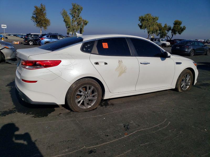 Photo 3 from auction – 2019 KIA OPTIMA LX with VIN 5XXGT4L37KG339648