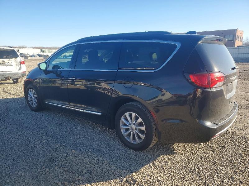 Photo 2 from auction – 2017 CHRYSLER PACIFICA T with VIN 2C4RC1BG3HR526901