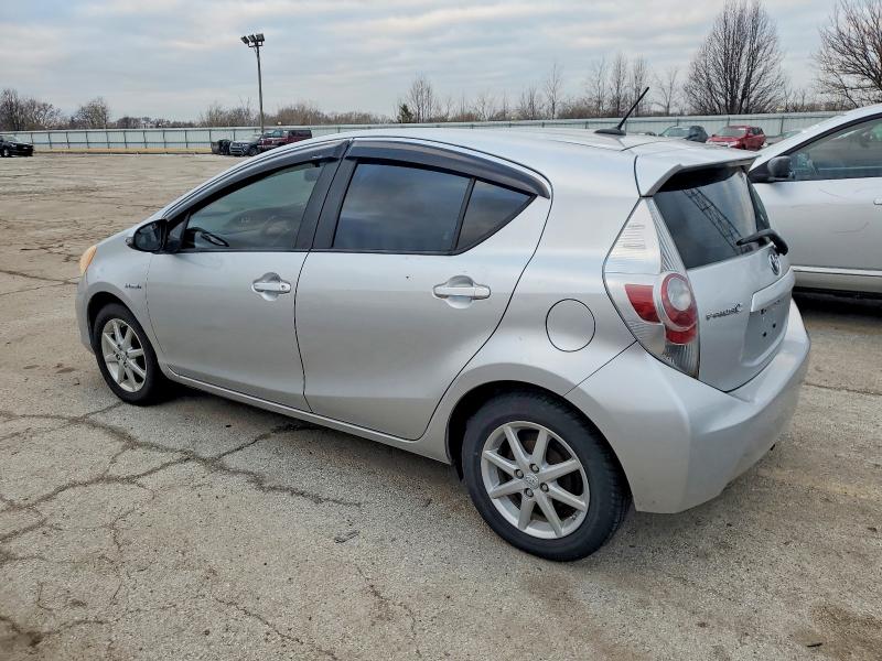 Photo 2 from auction – 2013 TOYOTA PRIUS C with VIN JTDKDTB35D1047658