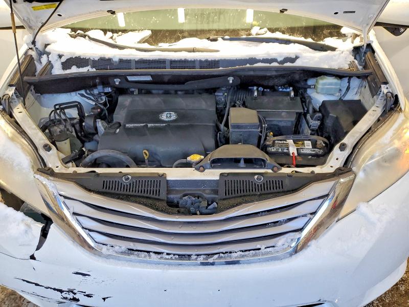Photo 12 from auction – 2015 TOYOTA SIENNA XLE with VIN 5TDYK3DC4FS535342