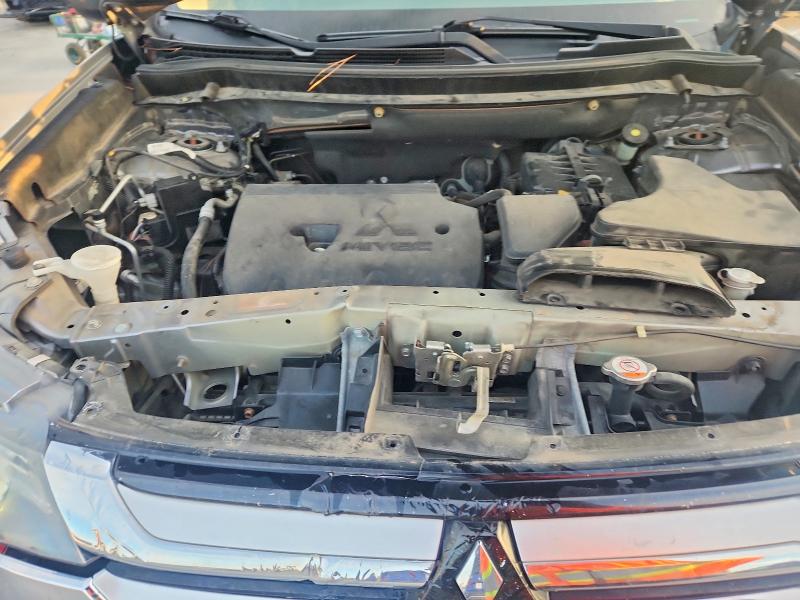 Photo 12 from auction – 2018 MITSUBISHI OUTLANDER with VIN JA4AD2A32JZ053464