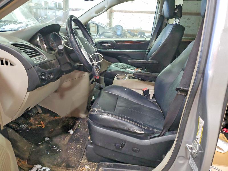 Photo 7 from auction – 2015 CHRYSLER TOWN & COU with VIN 2C4RC1CG4FR547381