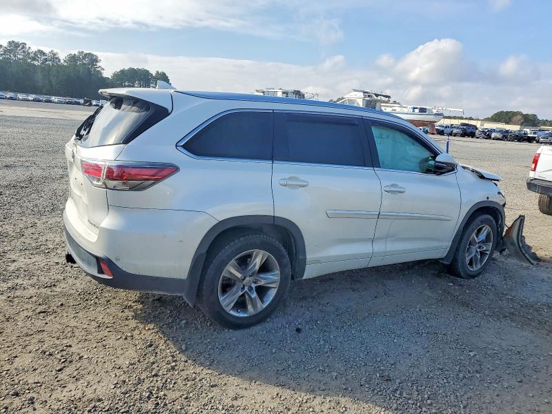 Photo 3 from auction – 2014 TOYOTA HIGHLANDER with VIN 5TDDKRFH5ES041600