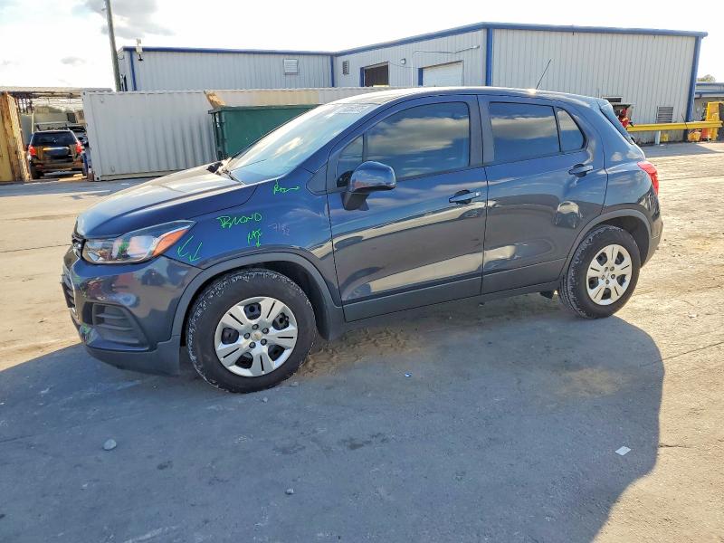 CHEVROLET TRAX LS 2018 with VIN 3GNCJKSBXJL352227 - Photo from auction
