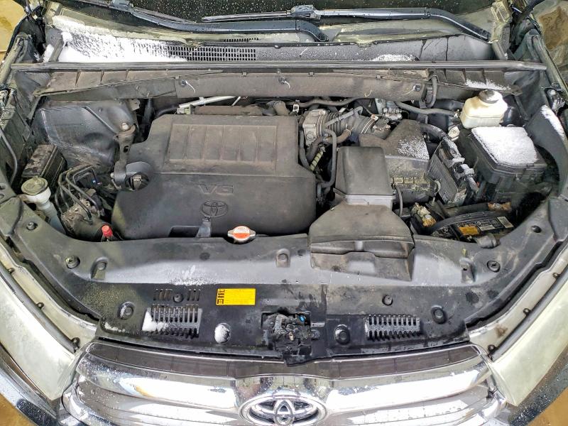 Фото 12 с аукциона – 2016 TOYOTA HIGHLANDER с VIN 5TDBKRFH3GS301860