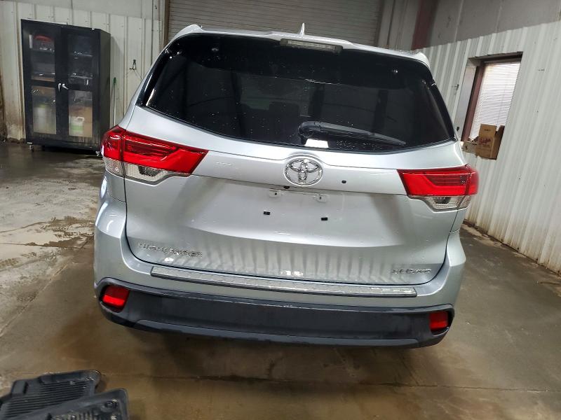 Photo 6 from auction – 2019 TOYOTA HIGHLANDER with VIN 5TDJZRFH3KS612432