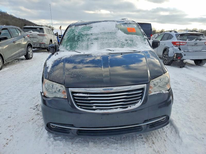 Photo 5 from auction – 2015 CHRYSLER TOWN & COU with VIN 2C4RC1BG8FR522209