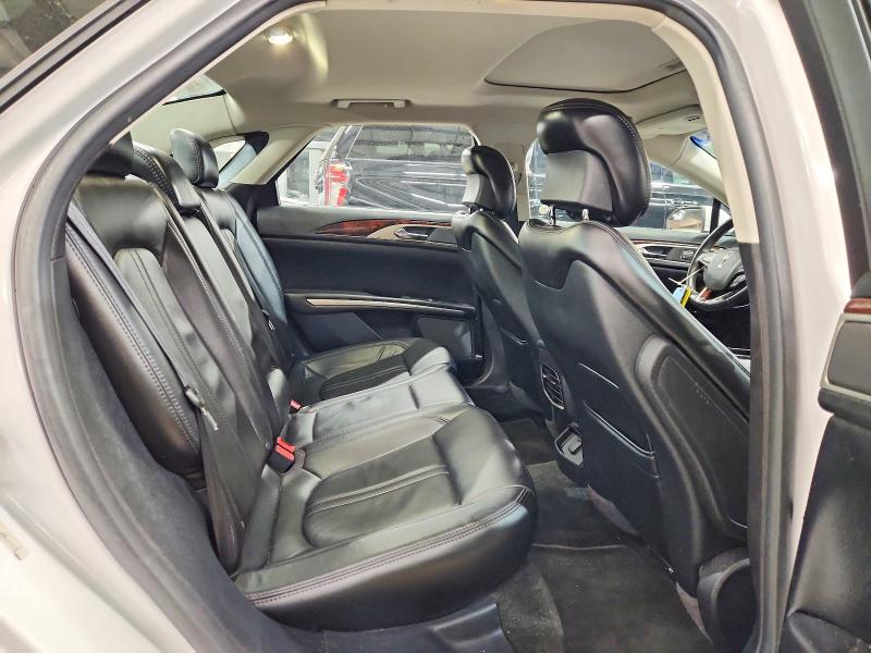 Photo 10 from auction – 2016 LINCOLN MKZ with VIN 3LN6L2J94GR604845