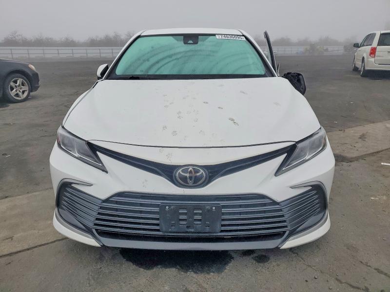 Photo 5 from auction – 2022 TOYOTA CAMRY with VIN 4T1C11AK7NU031158