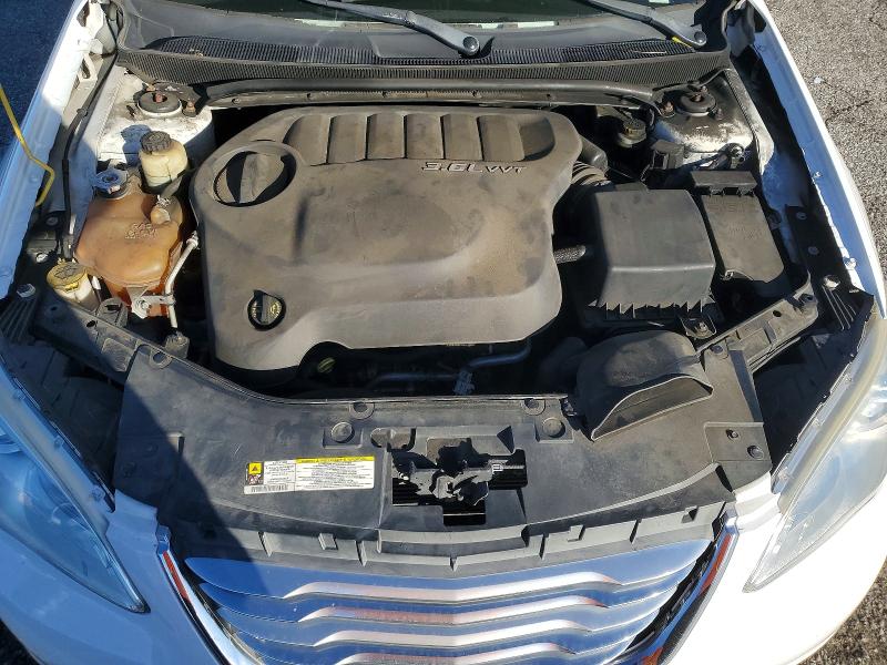Photo 11 from auction – 2013 CHRYSLER 200 TOURIN with VIN 1C3CCBBG0DN678447