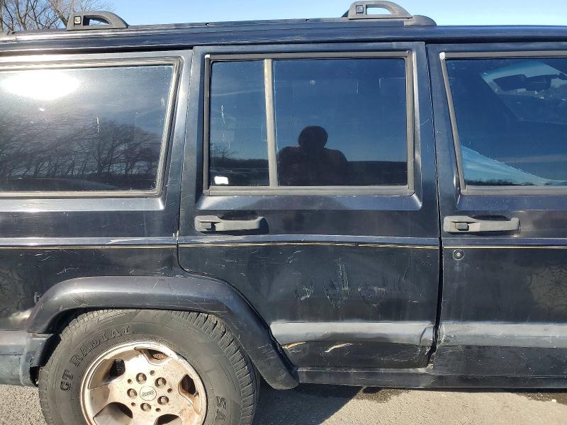 Photo 10 from auction – 2000 JEEP CHEROKEE S with VIN 1J4FF48SXYL236858