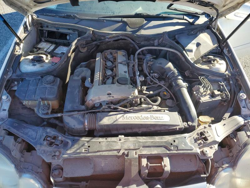 Photo 11 from auction – 2002 MERCEDES-BENZ C with VIN WDBRN47J22A325081