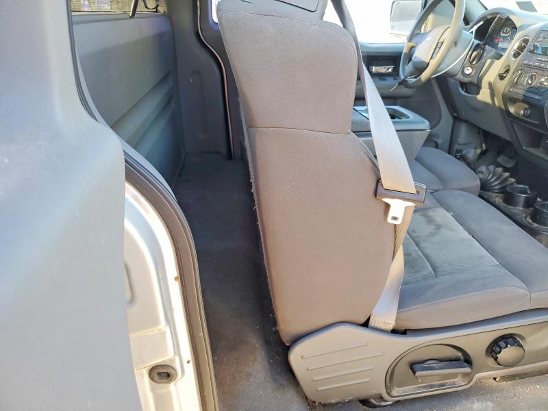Photo 9 from auction – 2004 FORD F150 with VIN 1FTRF14564NC37523