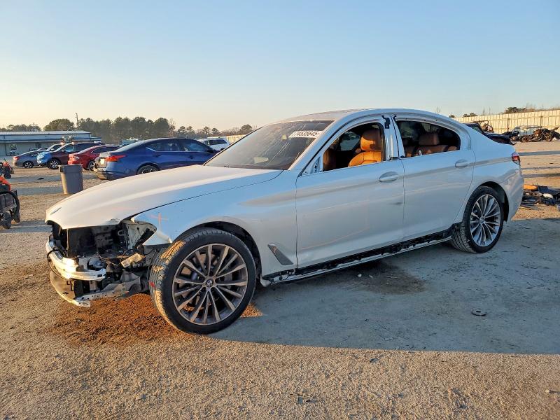 BMW 530 XI 2021 مع رقم تعريف المركبة WBA13BJ09MCF50713 - صورة من المزاد