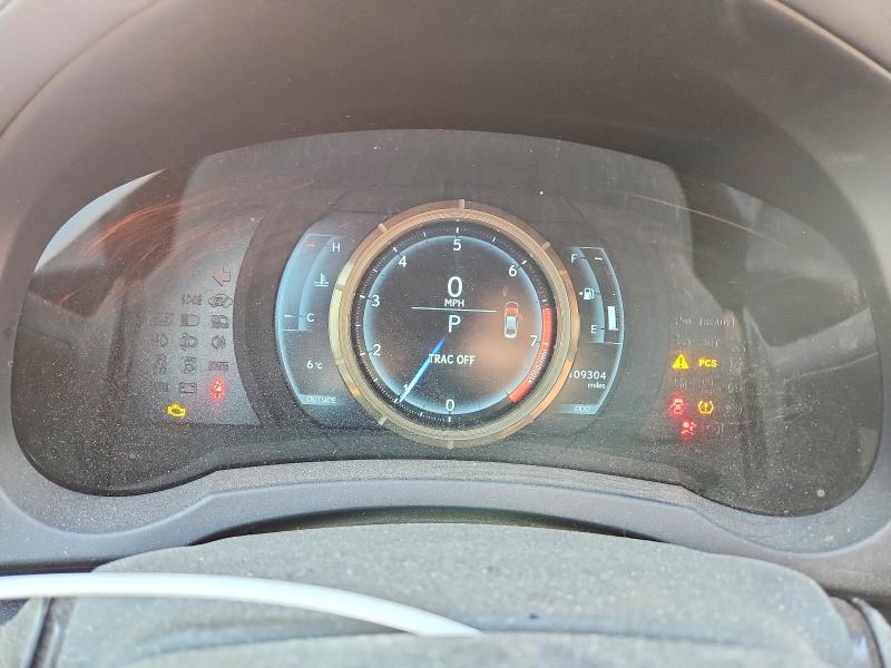 Photo 9 from auction – 2016 LEXUS IS 300 with VIN JTHCM1D21G5013712