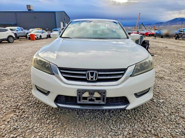 Photo 5 from auction – 2015 HONDA ACCORD EXL with VIN 1HGCR2F84FA061397
