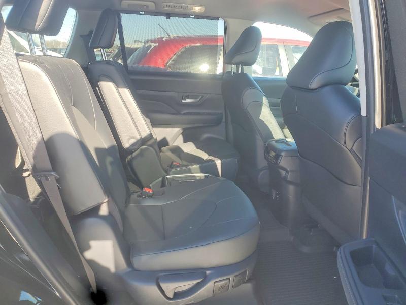 Photo 10 from auction – 2026 TOYOTA GRAND HIGHLANDER with VIN 5TDAAAB56TS116157