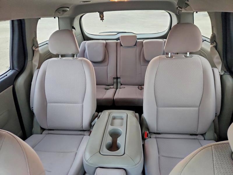 Photo 10 from auction – 2016 KIA SEDONA with VIN KNDMB5C15G6142221