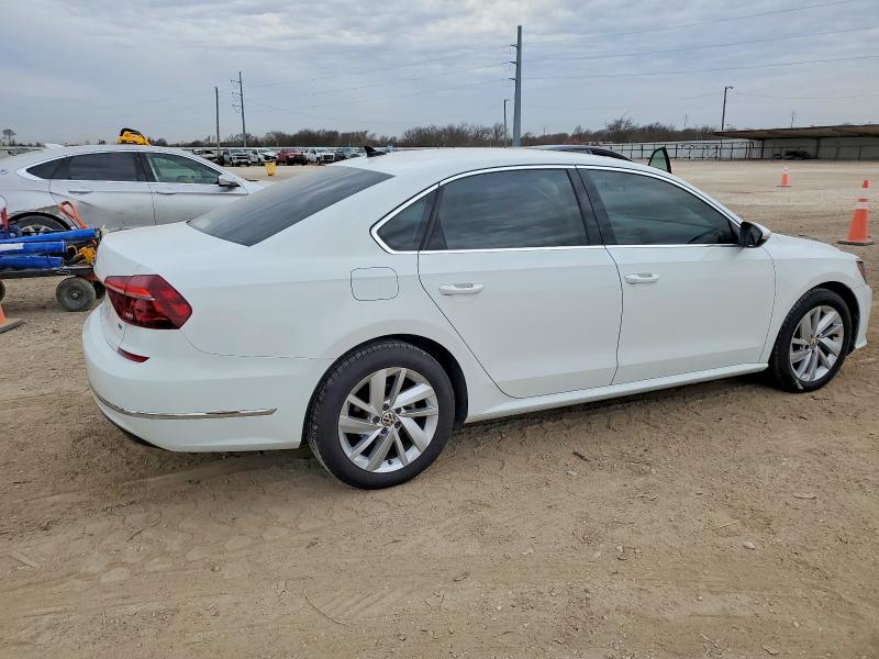 Photo 3 from auction – 2018 VOLKSWAGEN PASSAT SE with VIN 1VWBA7A30JC019121
