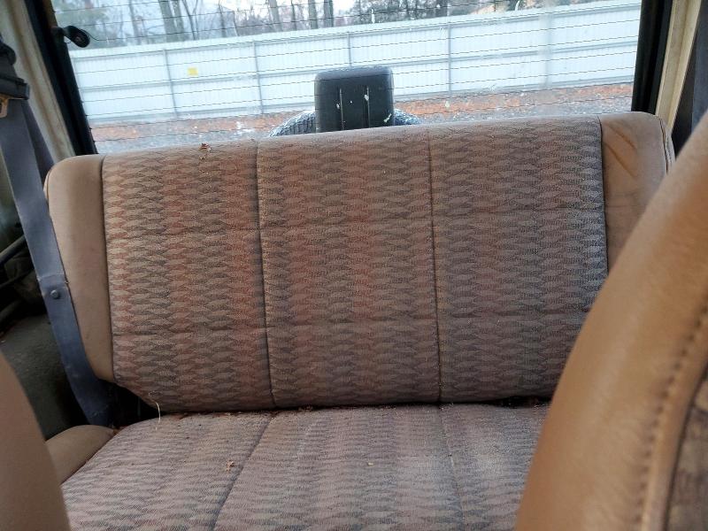 Photo 10 from auction – 2000 JEEP WRANGLER / with VIN 1J4FA49S2YP706869