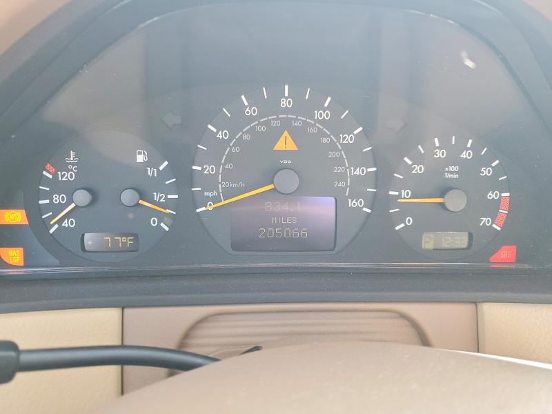 Photo 9 from auction – 2000 MERCEDES-BENZ E 320 4MAT with VIN WDBJF82J4YX037285