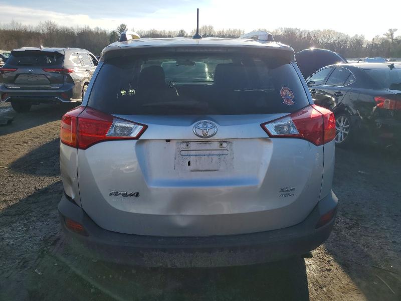 Photo 6 from auction – 2014 TOYOTA RAV4 XLE with VIN 2T3RFREV5EW221580