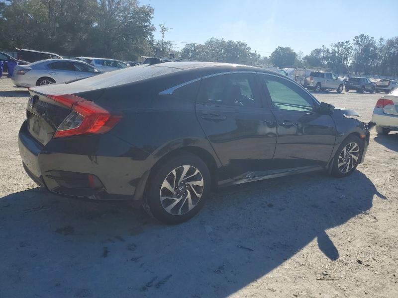 Photo 3 from auction – 2018 HONDA CIVIC with VIN 19XFC2F76JE010915